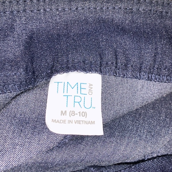 Time and Tru capris, dark shimmering blue, size medium, 8 to 10 - Picture 8 of 11